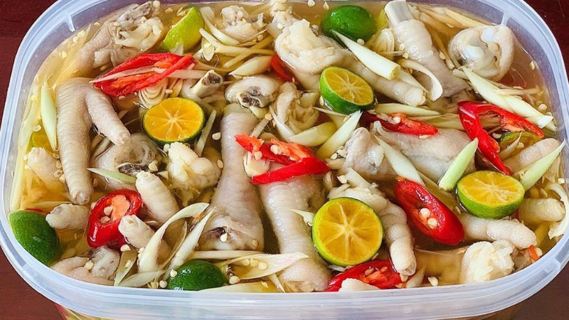 Cách làm 1kg chân gà ngâm sả tắc